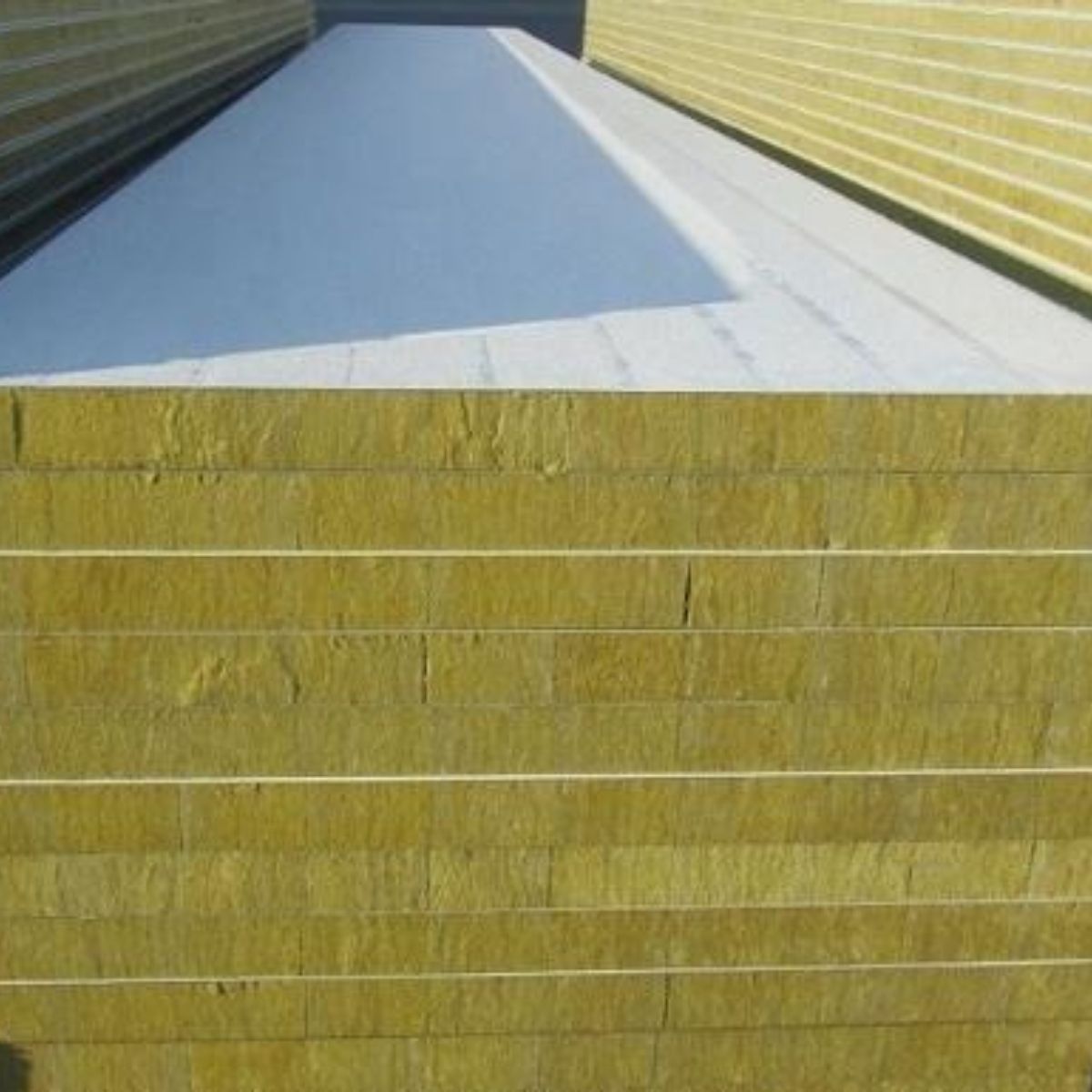 Rekomendasi Jenis Sandwich Panel untuk Konstruksi dan Industri