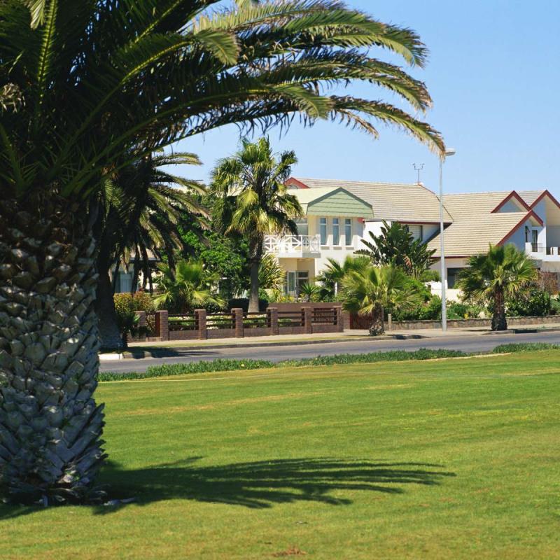 Penerapan Panel Insulasi pada Hunian Tropis